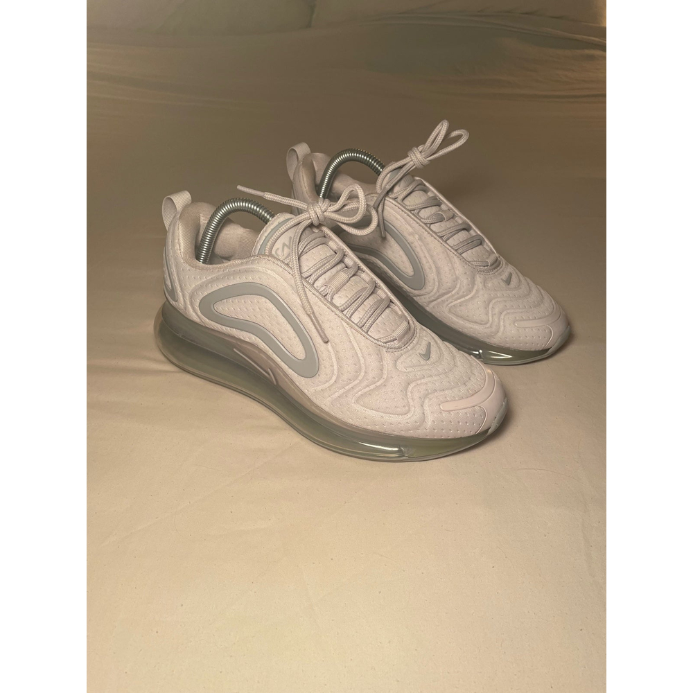 Nike Women’s Air Max 720 Vast Grey Size 9 Like New Without Box